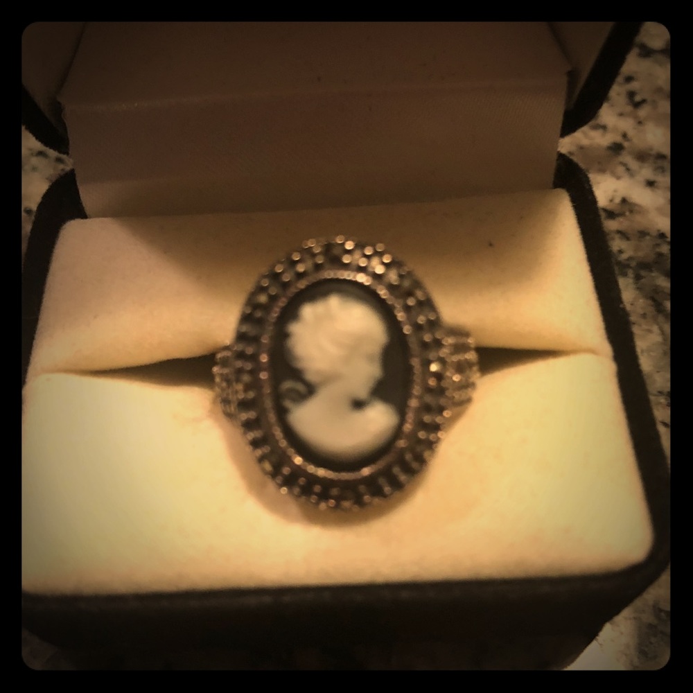 Vintage cameo marcasite ring